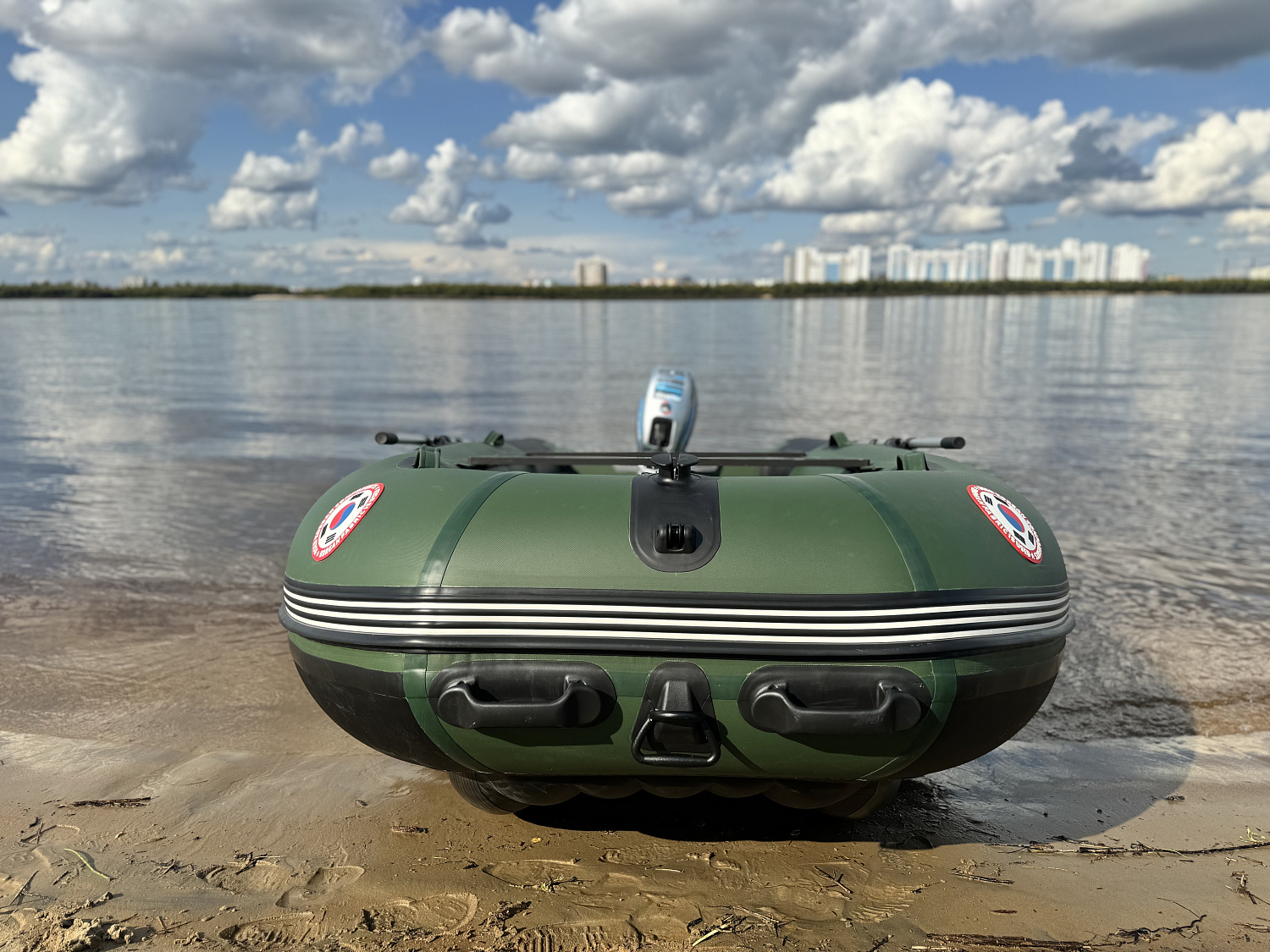 Лодка MISHIMO BIG FLOOR 400 в Артёме