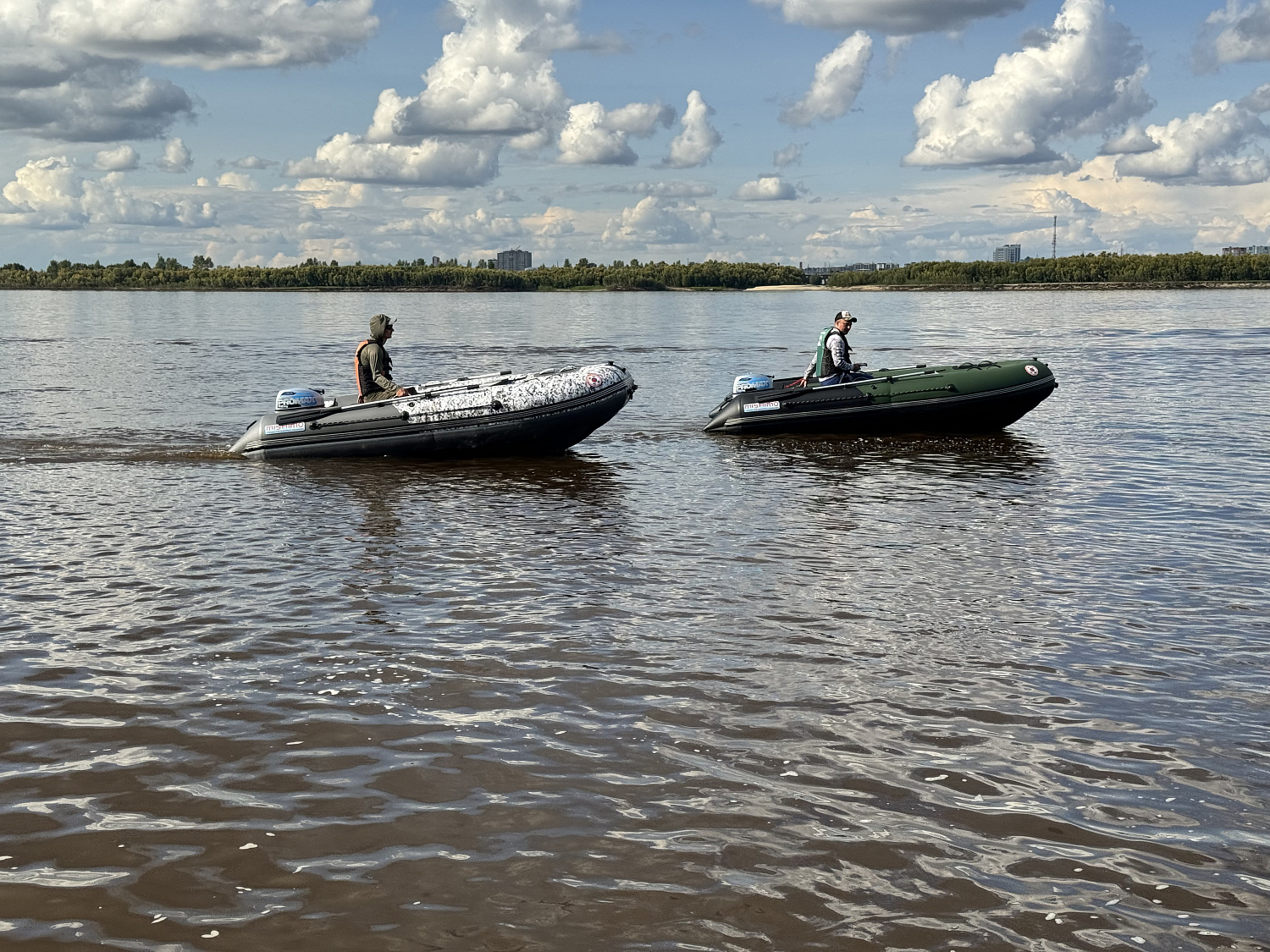 Лодка MISHIMO BIG FLOOR 440 в Артёме