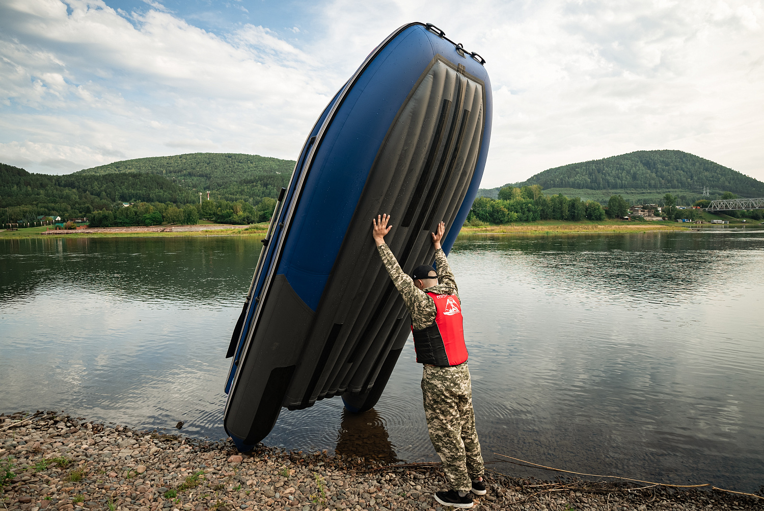 Лодка MISHIMO RIVER FJET PRO 410  под водомет в Артёме