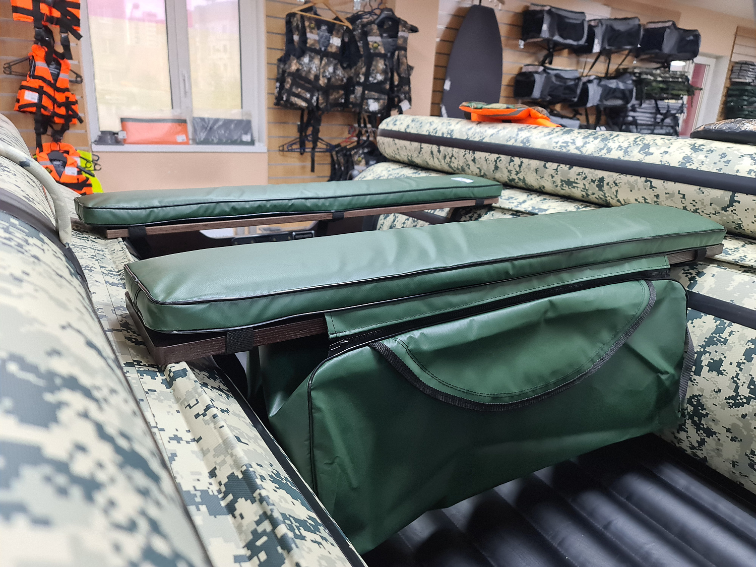 КОМПЛЕКТ МЯГКИХ НАКЛАДОК С СУМКОЙ ДЛЯ ЛОДОК 80Х20 ЗЕЛЕНЫЙ в Артёме