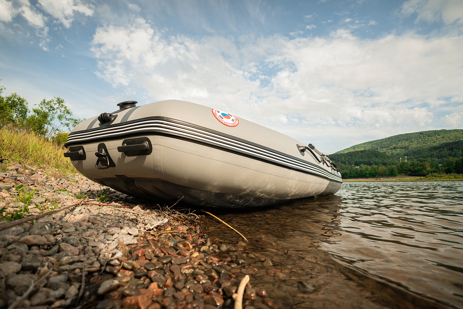 Лодка MISHIMO RIVER JET 390 под водомет в Артёме