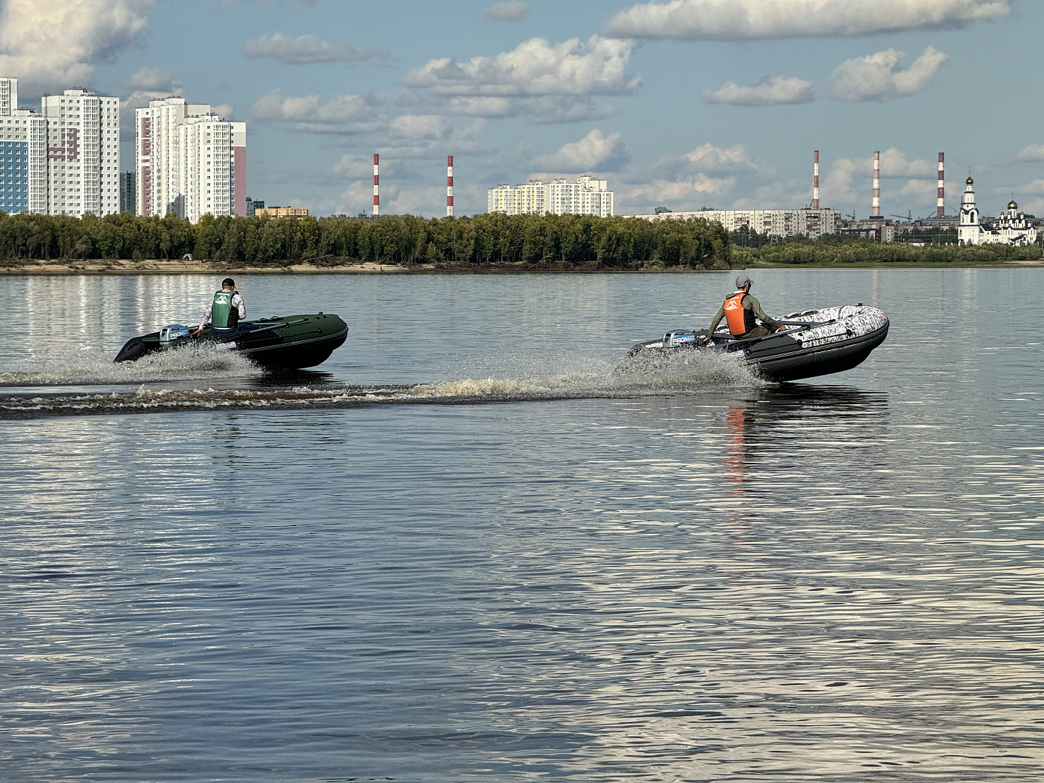 Лодка MISHIMO BIG FLOOR 440 в Артёме