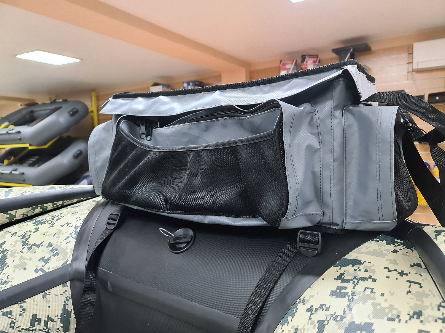 СУМКА ЛЮКС НА БАЛЛОН ДЛЯ ЛОДОК ПВХ 50Х25Х25 СМ в Артёме